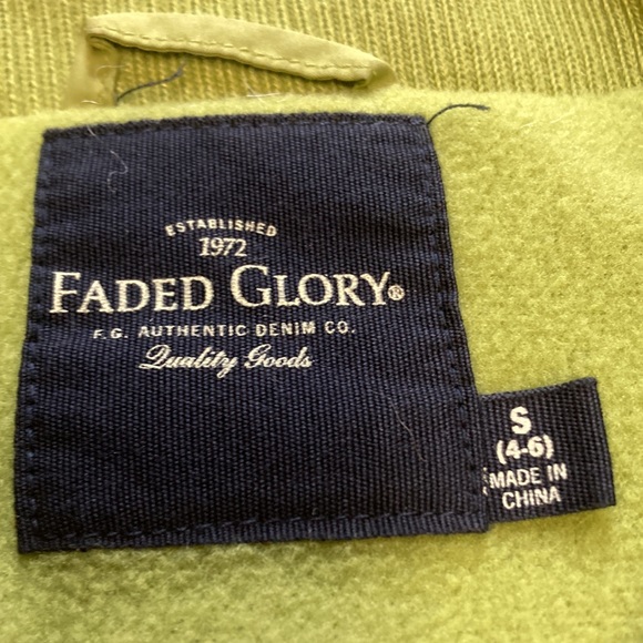 Lime green puffer vest - Picture 4 of 5